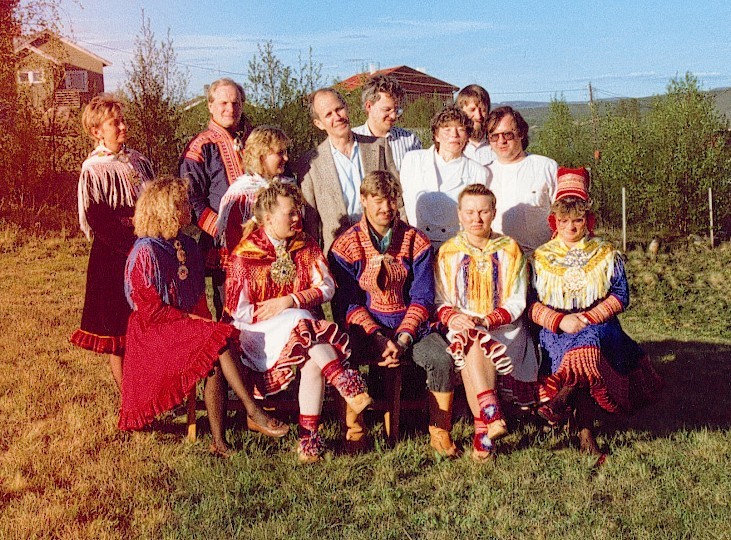 Sámi allaskuvlla bargit 1990.