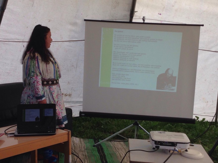 Bilde av Hanna K. Mattila. Seminar i lávvu.
