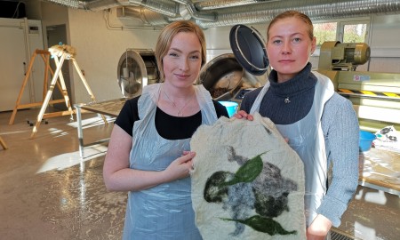 Bilde av Erle Elisabeth og Anna-Kajsa.