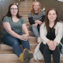 Govas Elena Skum, Elle Helene Siri ja Kirsti Monica Eira, Sámi allaskuvlla studeantastivrras